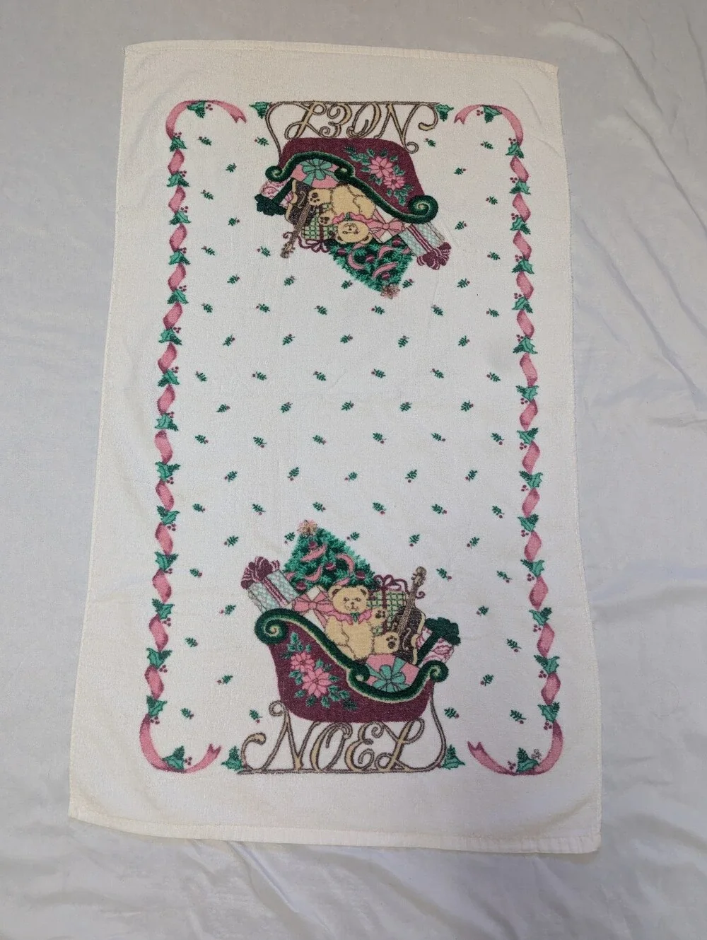 Vintage Christmas Holiday Decorative Bathroom Hand Towel 22